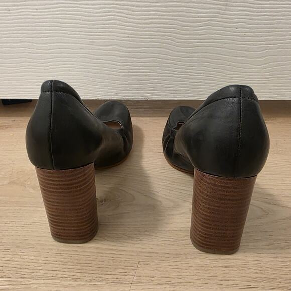 Clarks Black Leather Grace Eva Block Heel Classic Feminine Pumps Size 7M - Picture 6 of 9